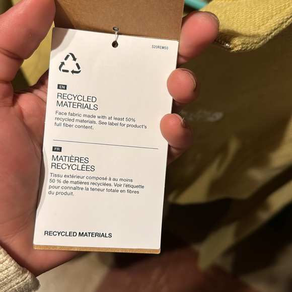 Brand New North Face quarter zip-up. Perfect for the cold weather! - Picture 8 of 11